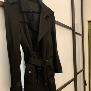 BURBERRY PRORSUM
Trench Coat incredible condition